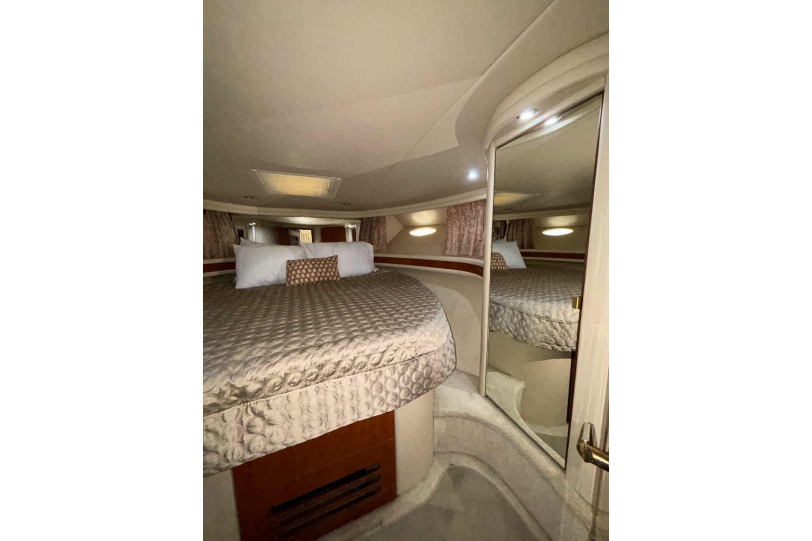 1999 Sea Ray 480 Sedan Bridge - Image 73