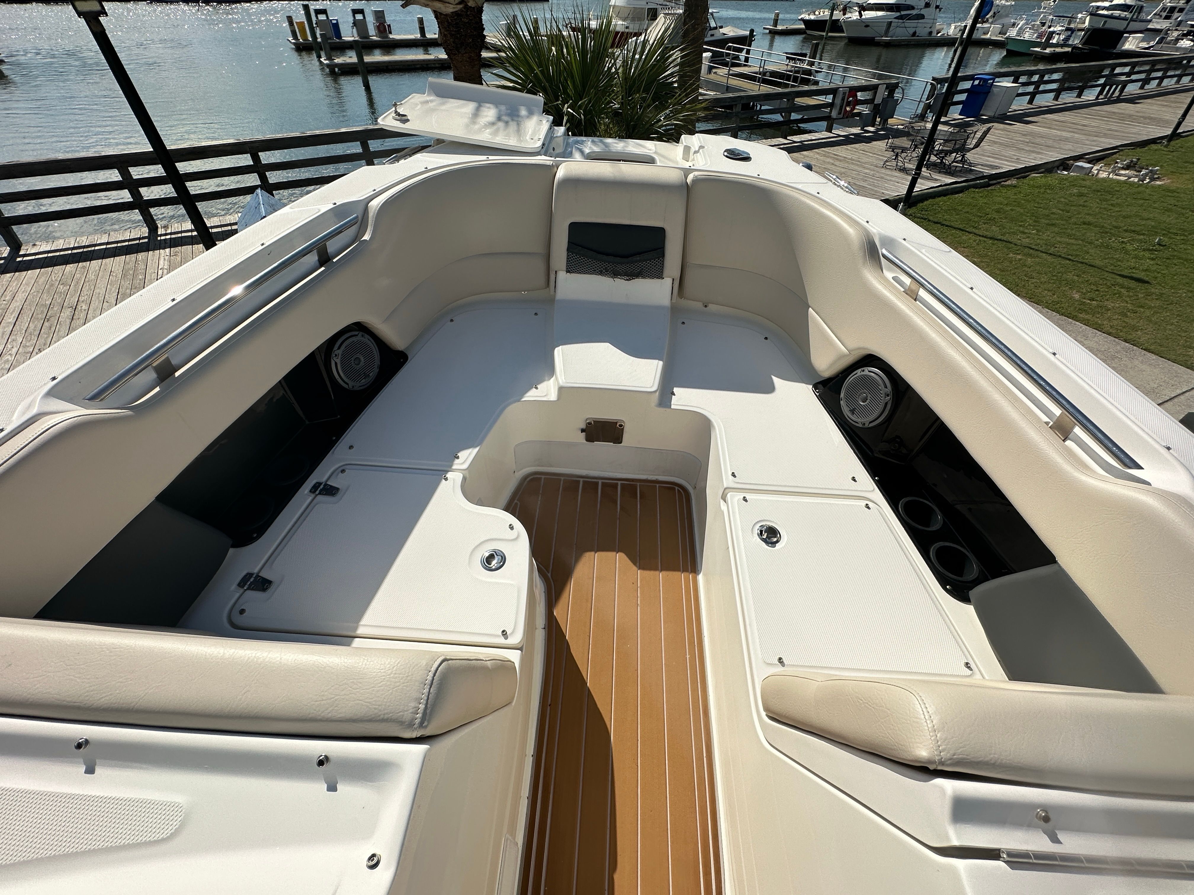 2017 Boston Whaler 270 Vantage - 6