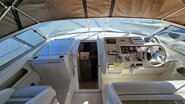 1995 Cruisers Yachts 3775 Esprit - 12
