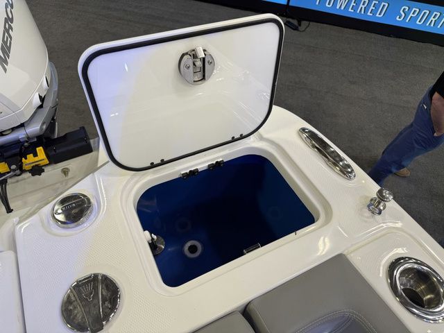 2026 Everglades 285 Center Console - 9