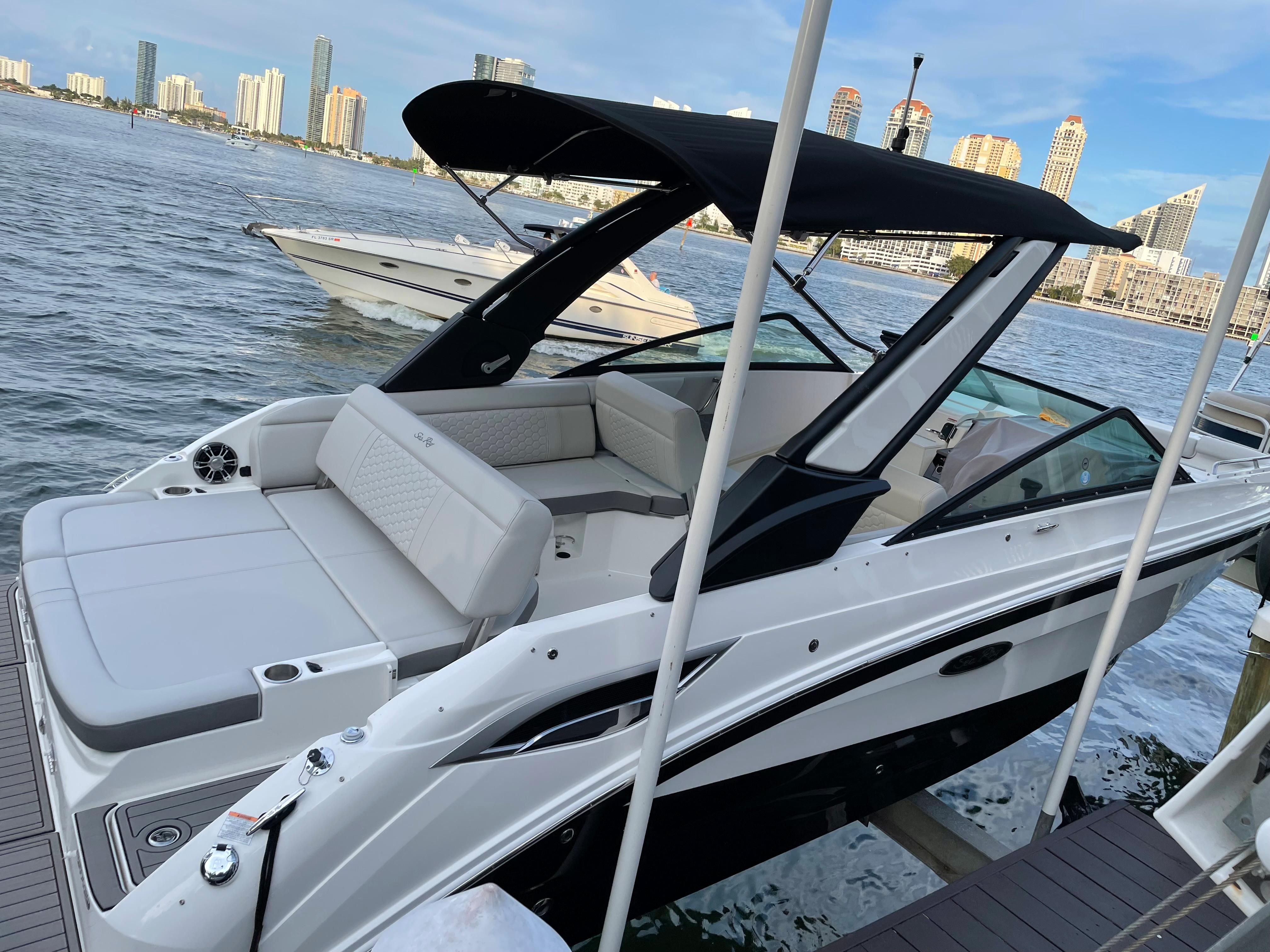 2022 Sea Ray SDX 250 - 2