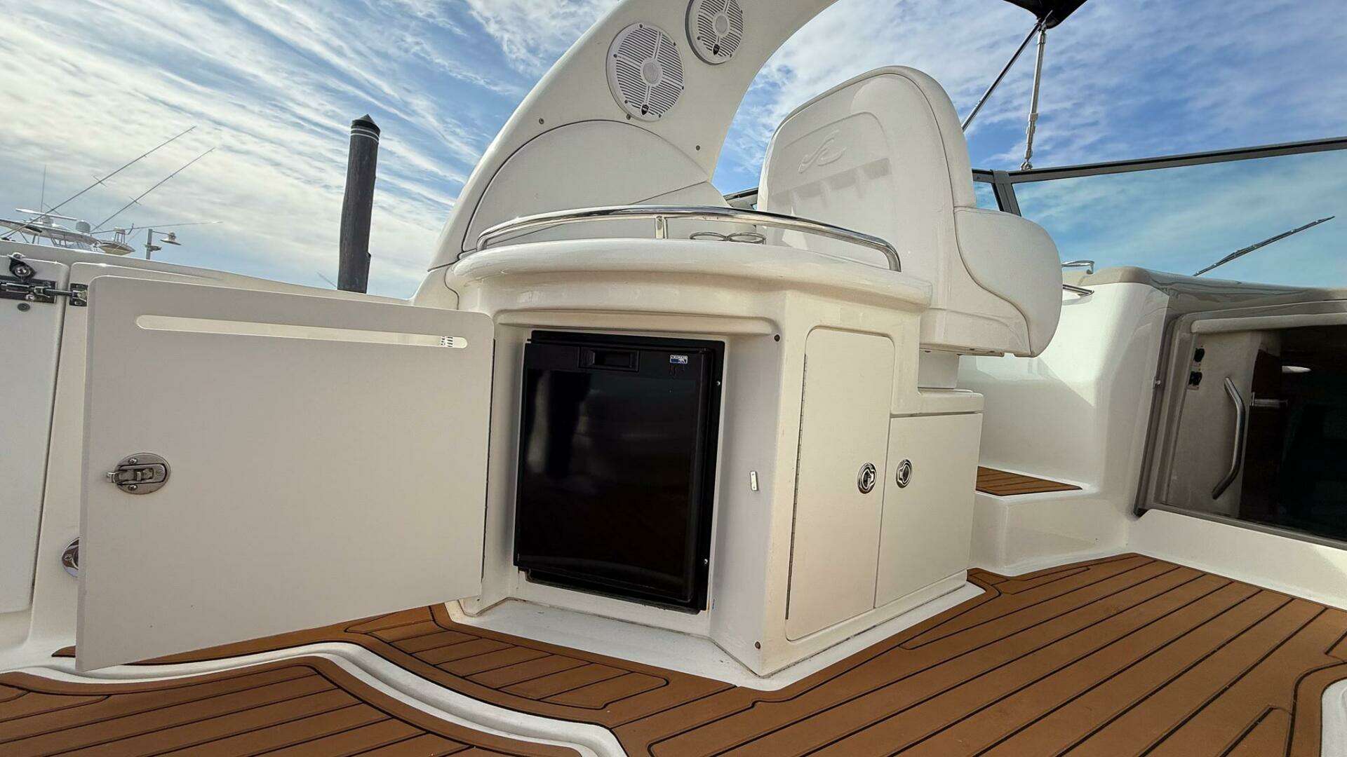 2008 Sea Ray 340 Sundancer - Image 7