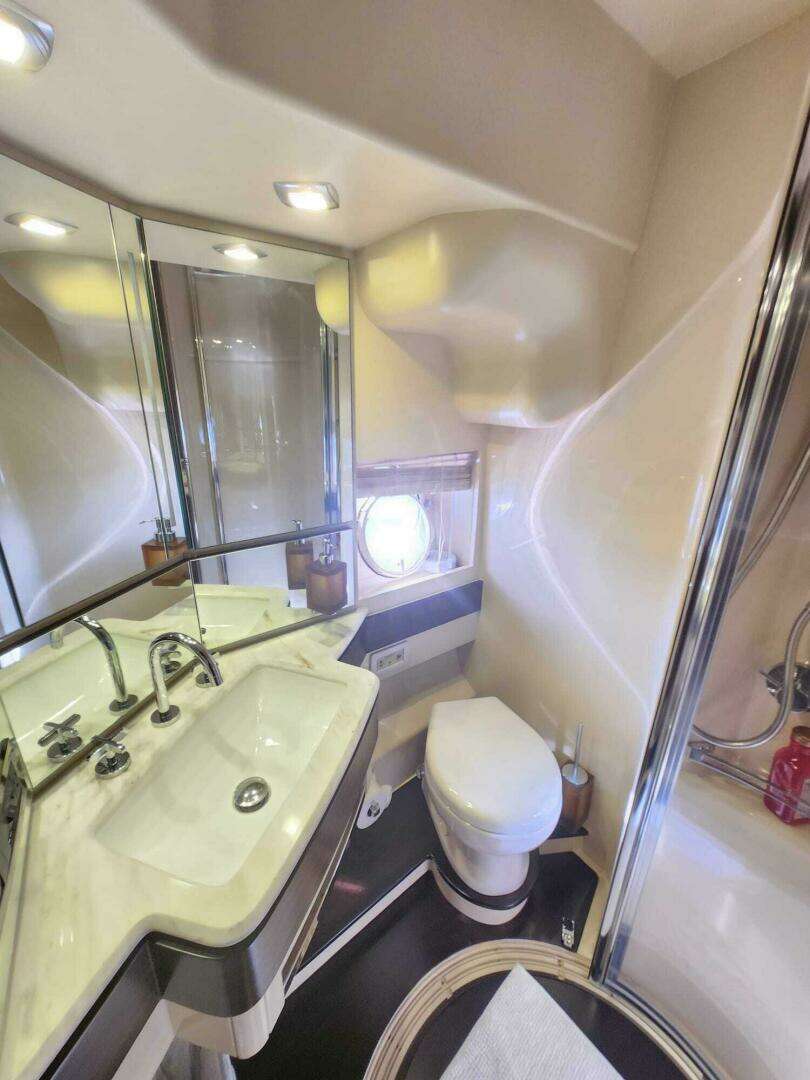 2014 Azimut Flybridge - Image 88
