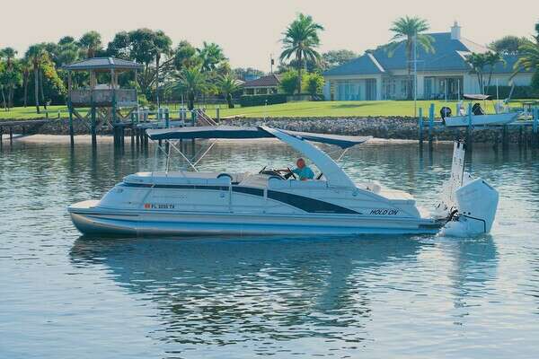 2024 Bennington QSBAX2 Swingback