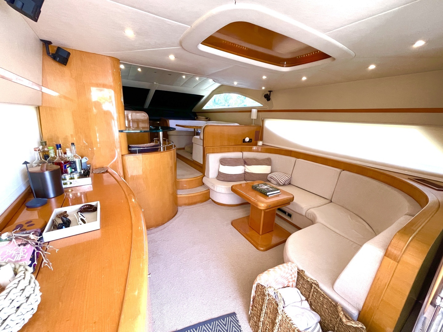 2006 Uniesse 58 MY - Image 3