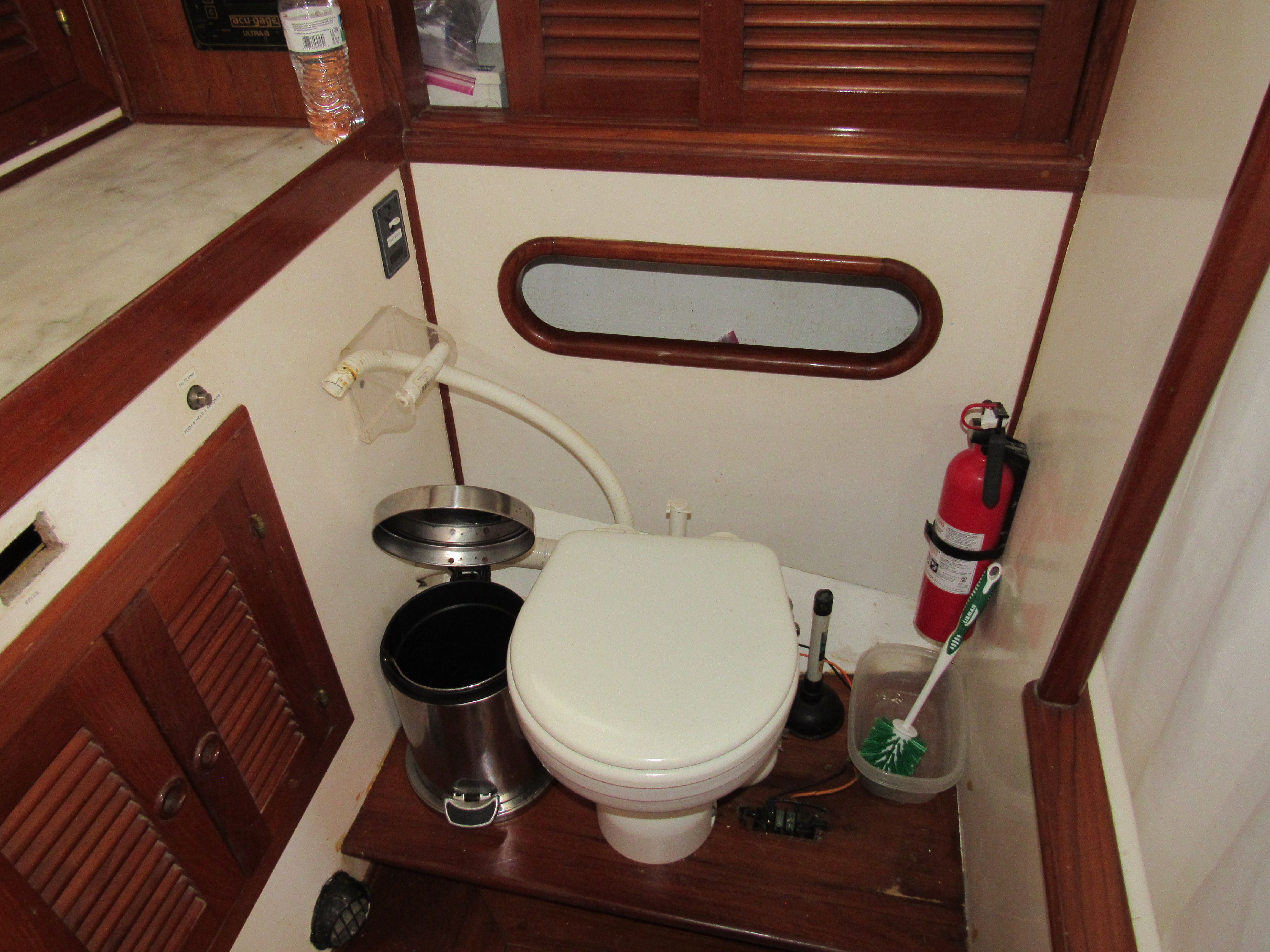 1982 Island Trader 40 Motor Sailor - 42