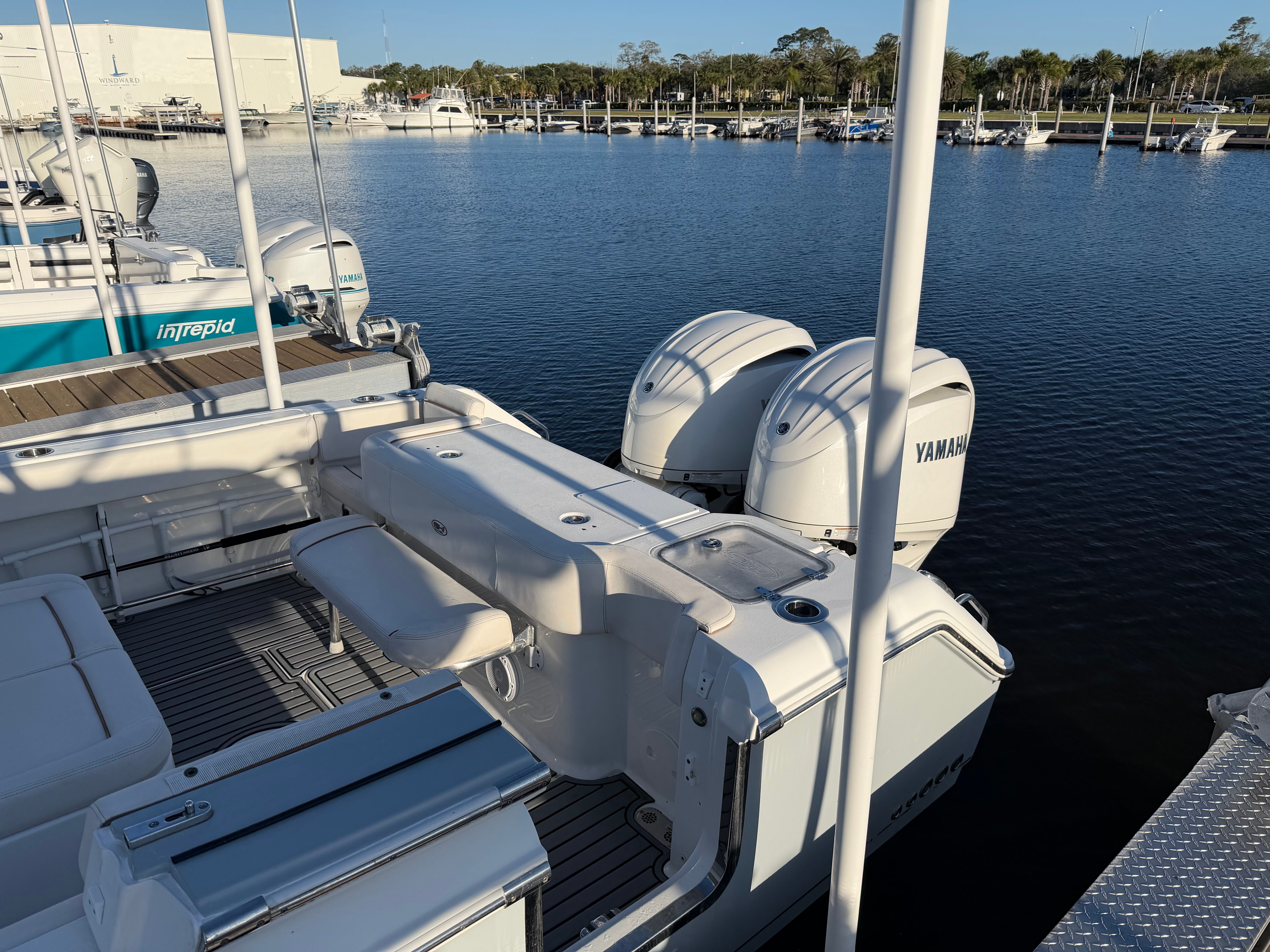2022 Sea Hunt Gamefish 30 Coffin Box - 10