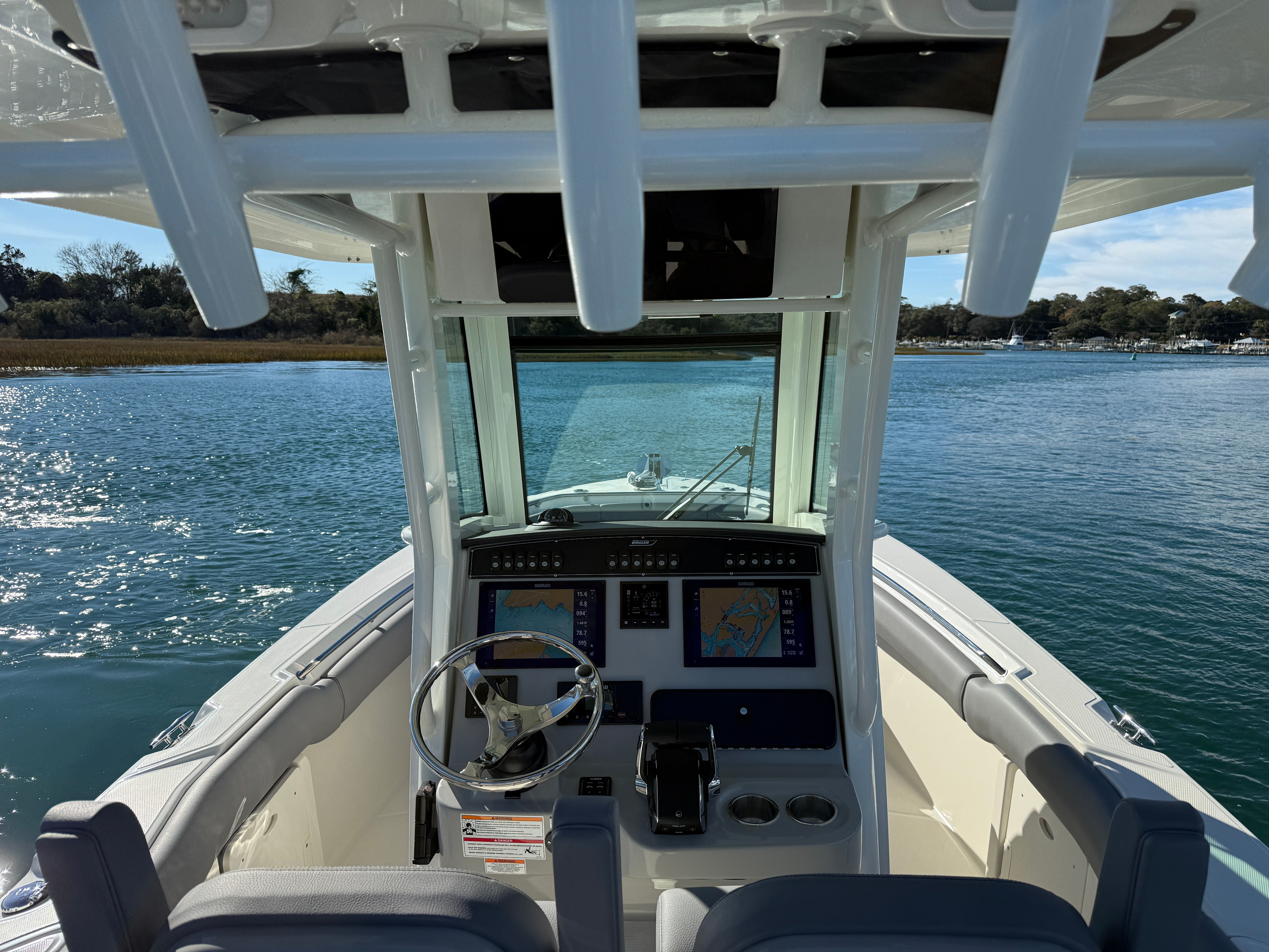 2026 Boston Whaler 250 Outrage - 12