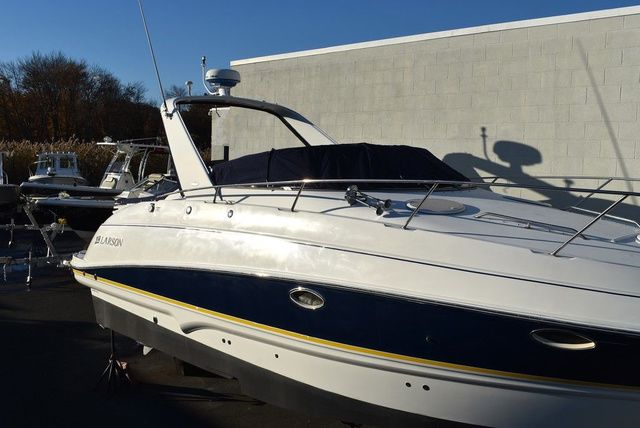 2005 Larson Cabrio 310 - 10