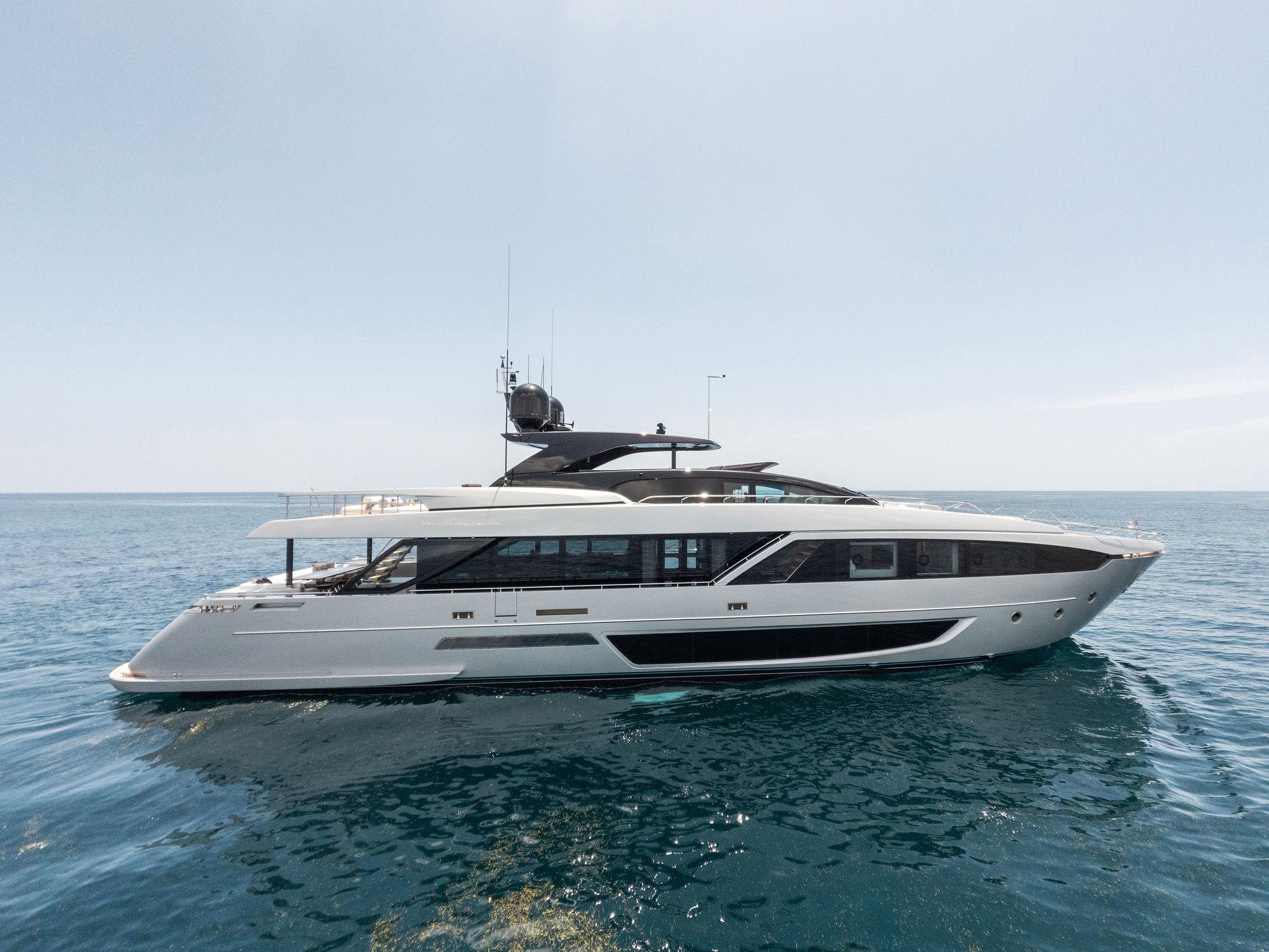 2023 Riva 110' Dolcevita