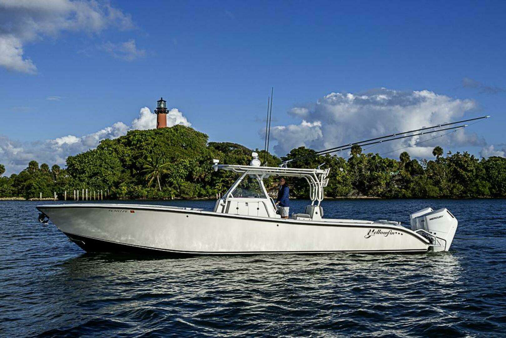 2011 Yellowfin 39 Offshore - Image 20