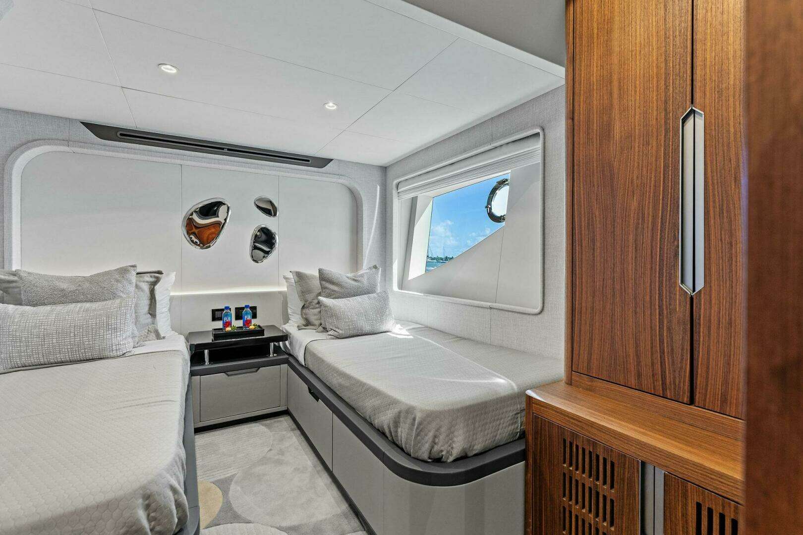 2024 Aquitalia Yachts Flybridge - Image 43