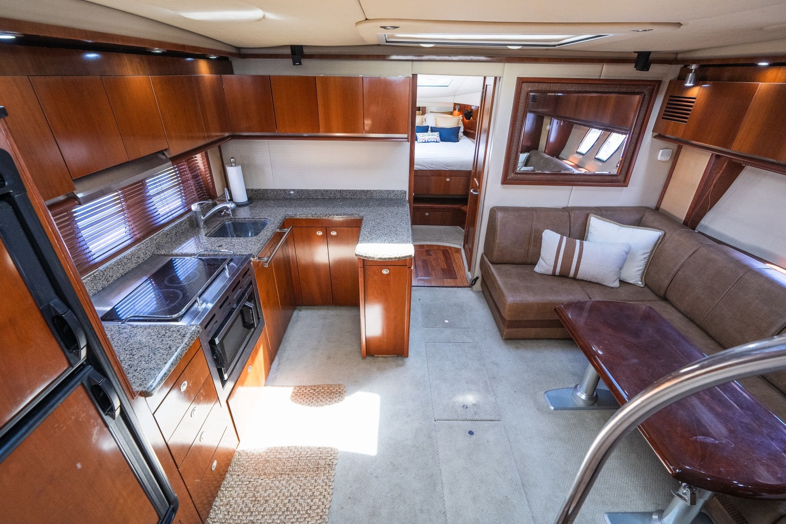 2005 Sea Ray 480 Motor Yacht - Image 33