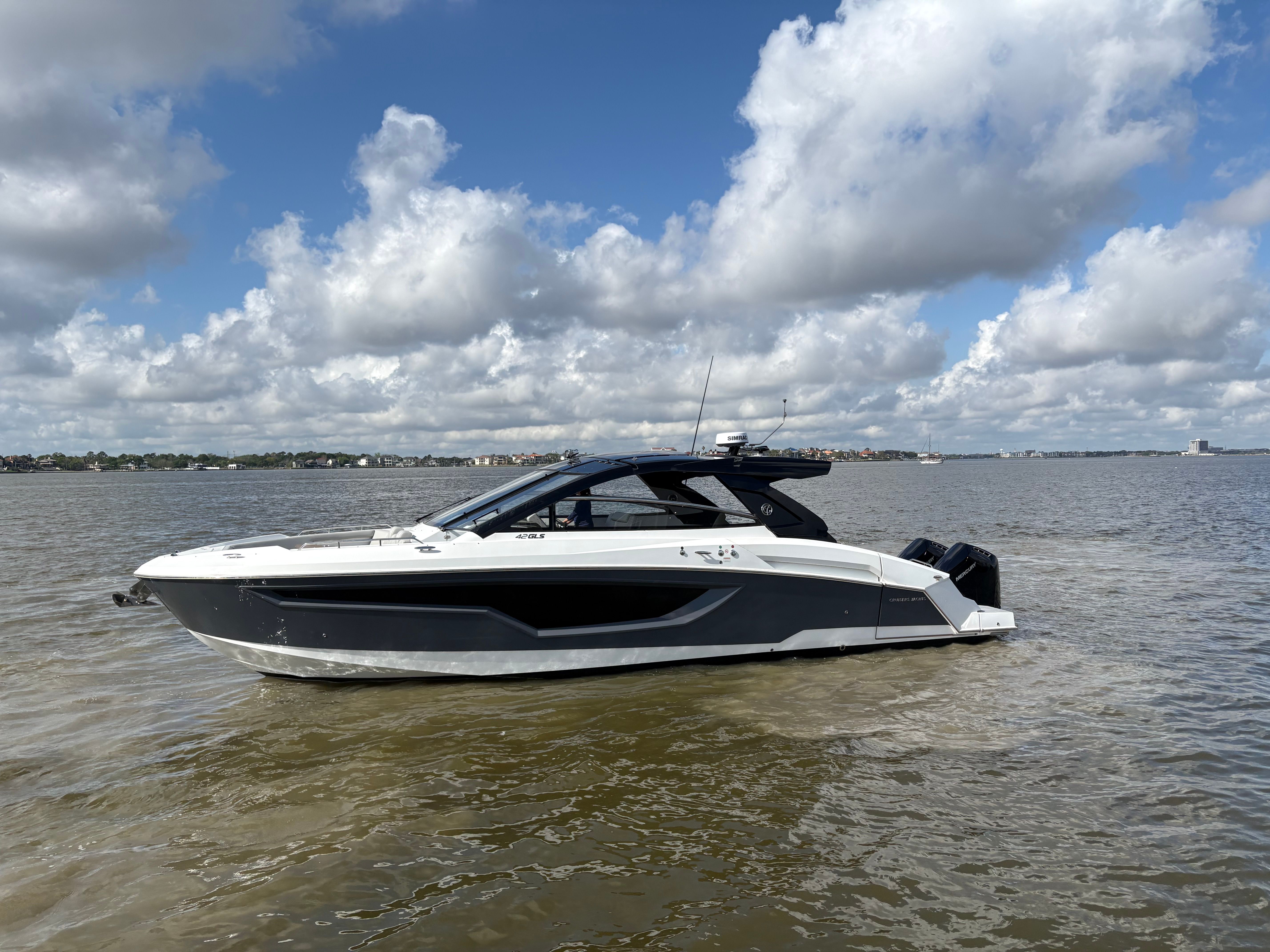 2025 Cruisers Yachts 42 GLS OB