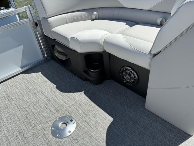 2026 Tahoe 2185 LTZ Quad Lounger - 14