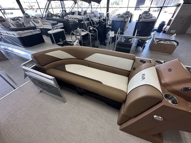 2026 Avalon Venture 85 Quad Lounger 23 FT - 4