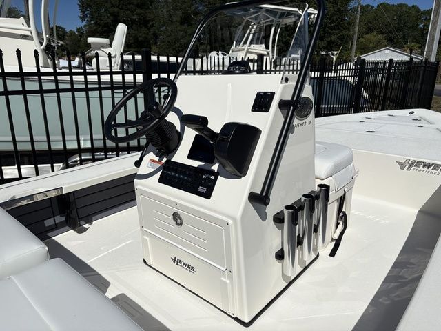 2026 Hewes Redfisher 18 - 11