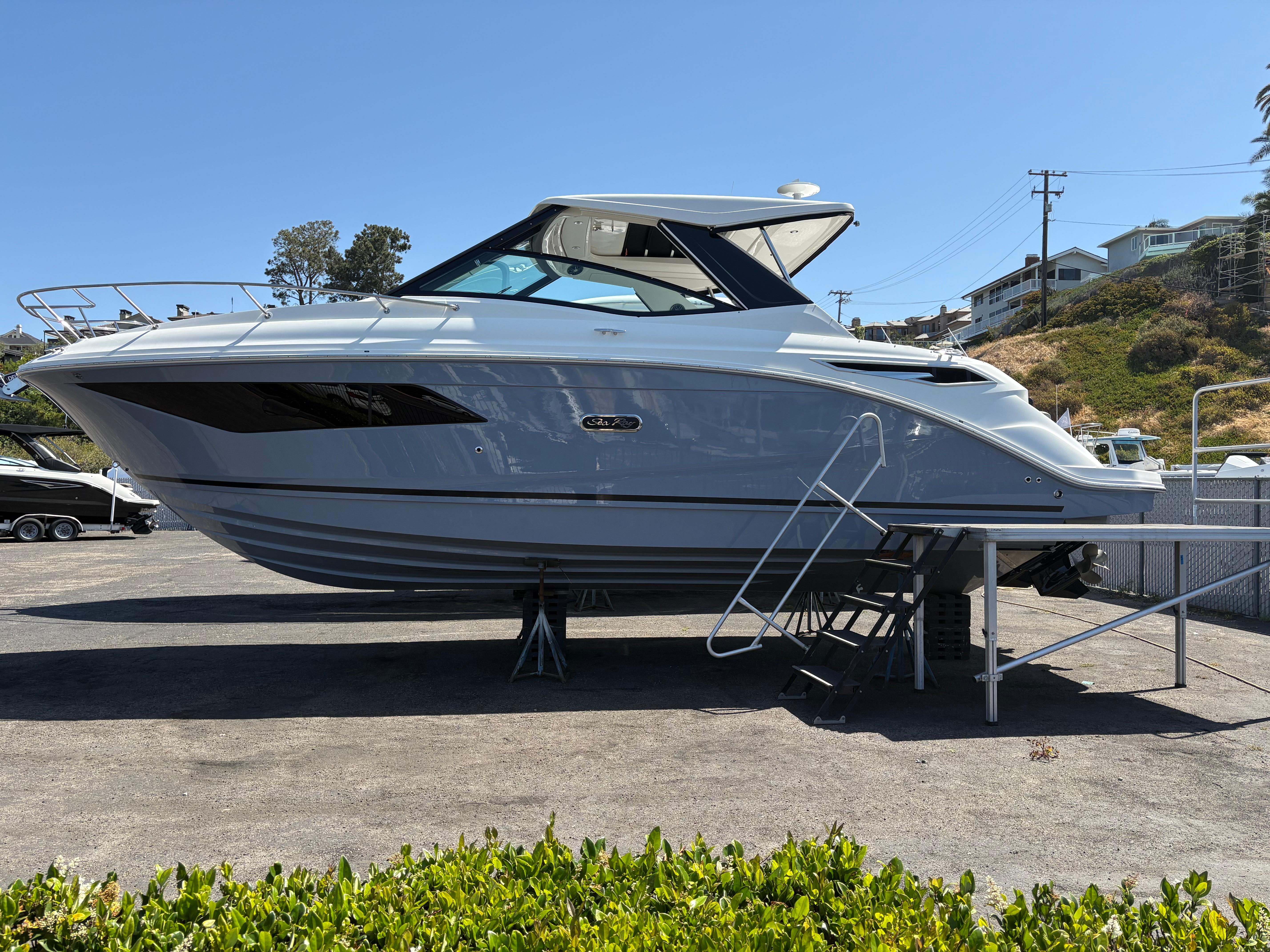2025 Sea Ray Sundancer 320