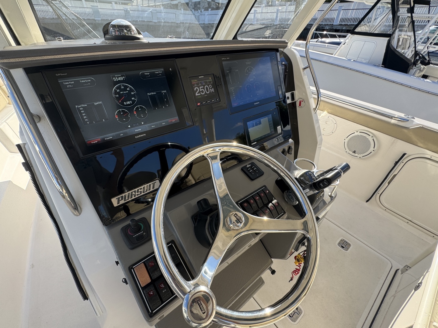 2019 Pursuit S 328 Sport - Image 11