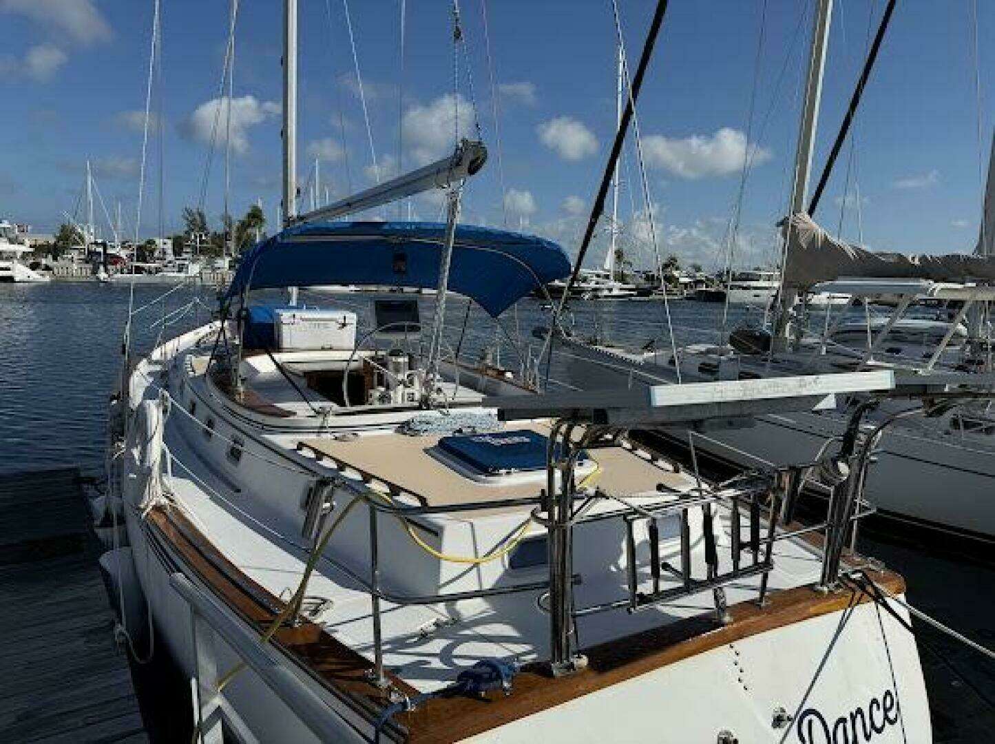 1985 Endeavour 42 - Image 4