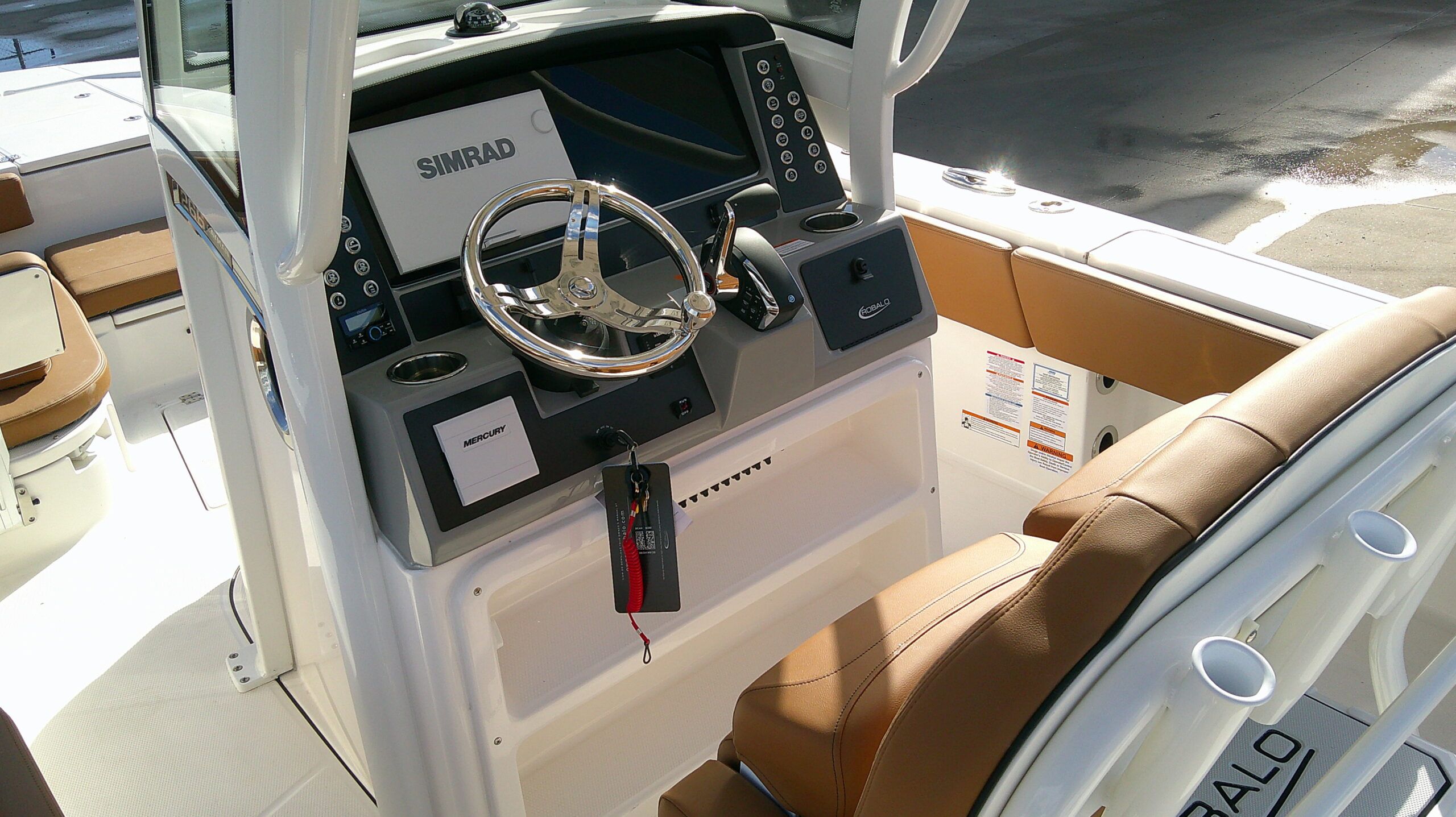 2026 Robalo 266 Cayman - 9