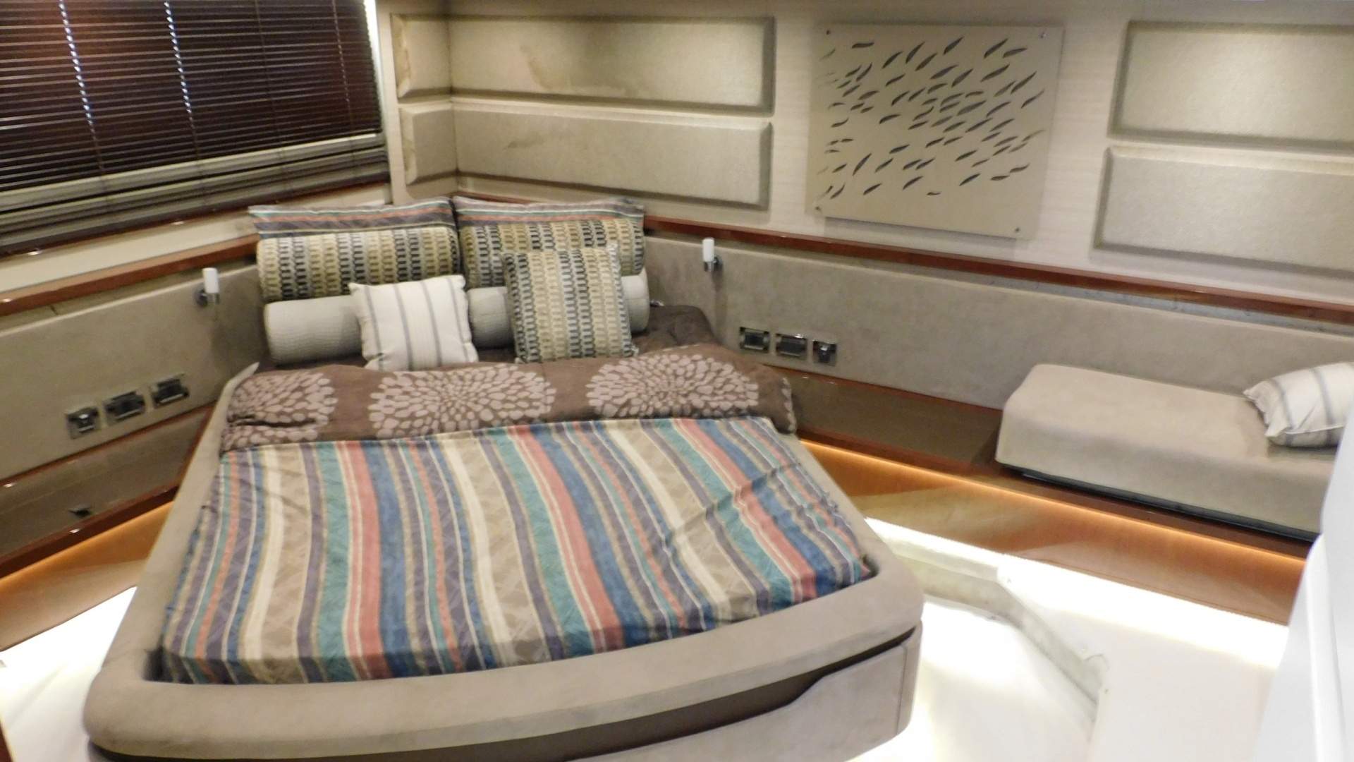 2019 Sea Ray 550L - Image 53