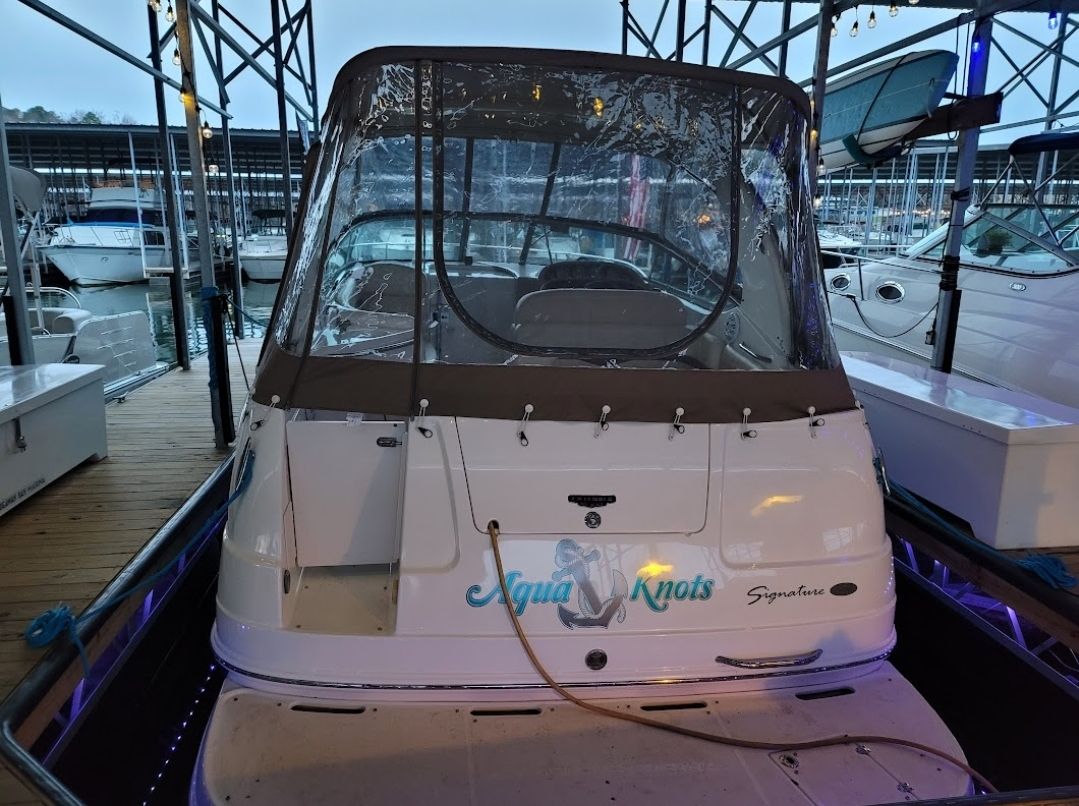 2006 Chaparral Signature 280 boat docked in marina.