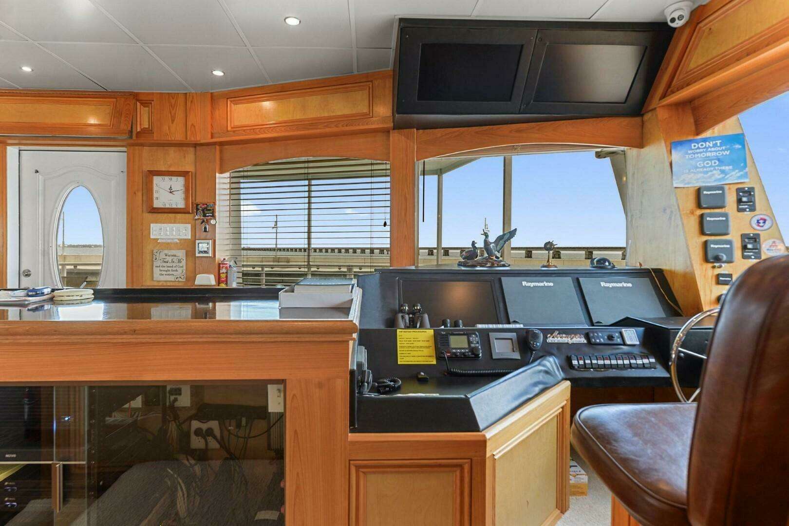2018 Avenger Luxury Catamaran Coastal Cruiser - Image 14