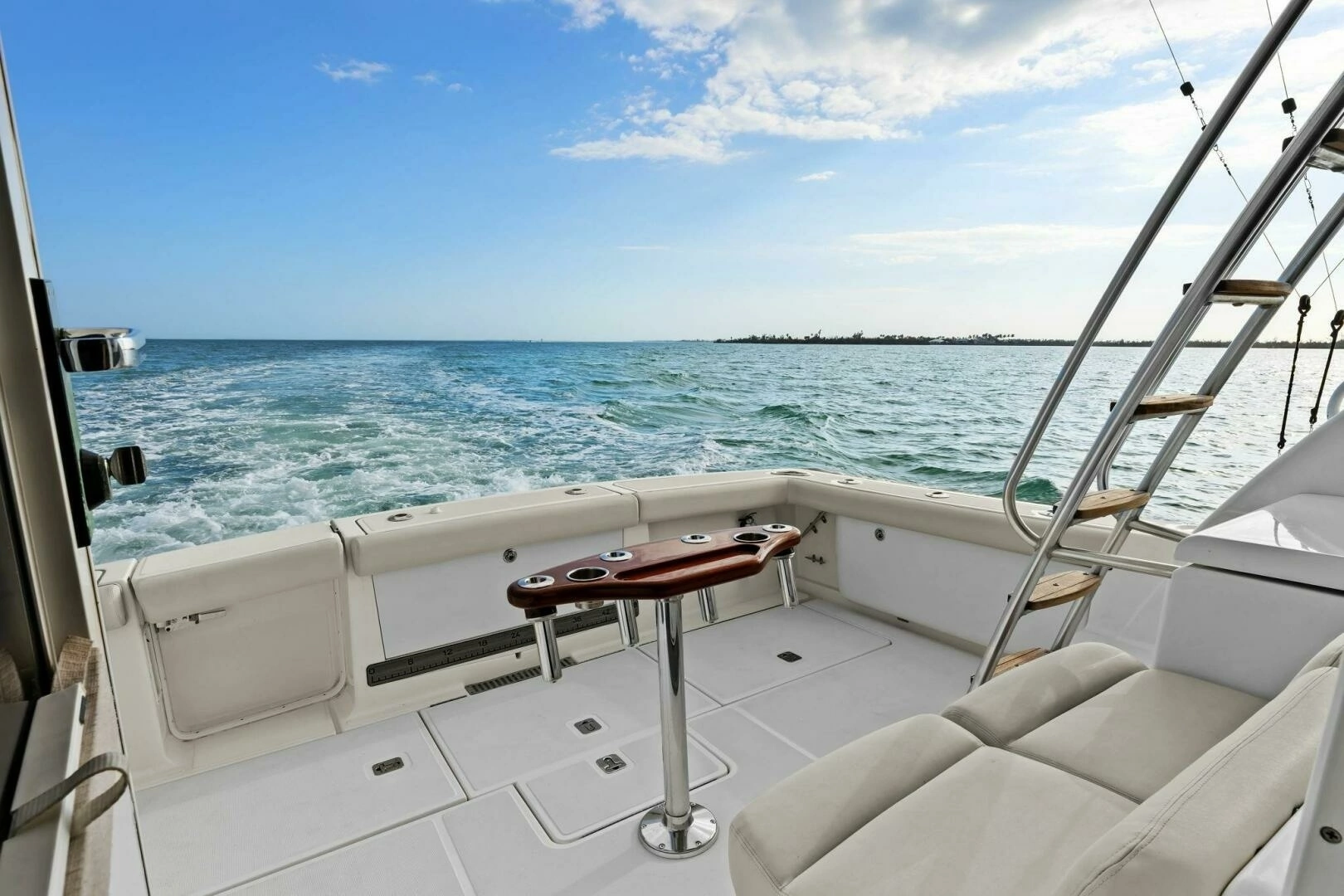 2013 Tiara Yachts 3900 Convertible - Image 36