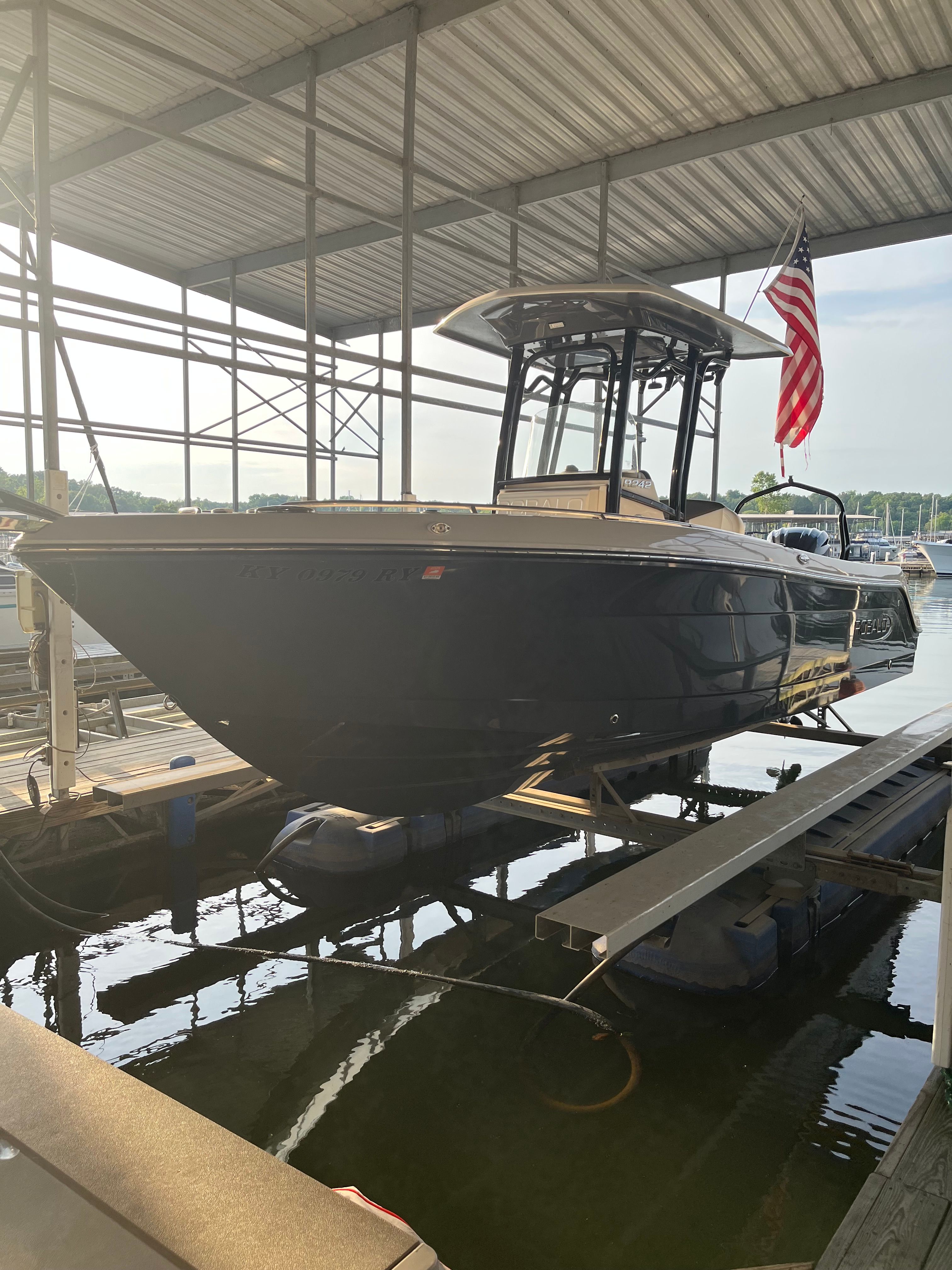 2023 Robalo R242 Explorer - 2
