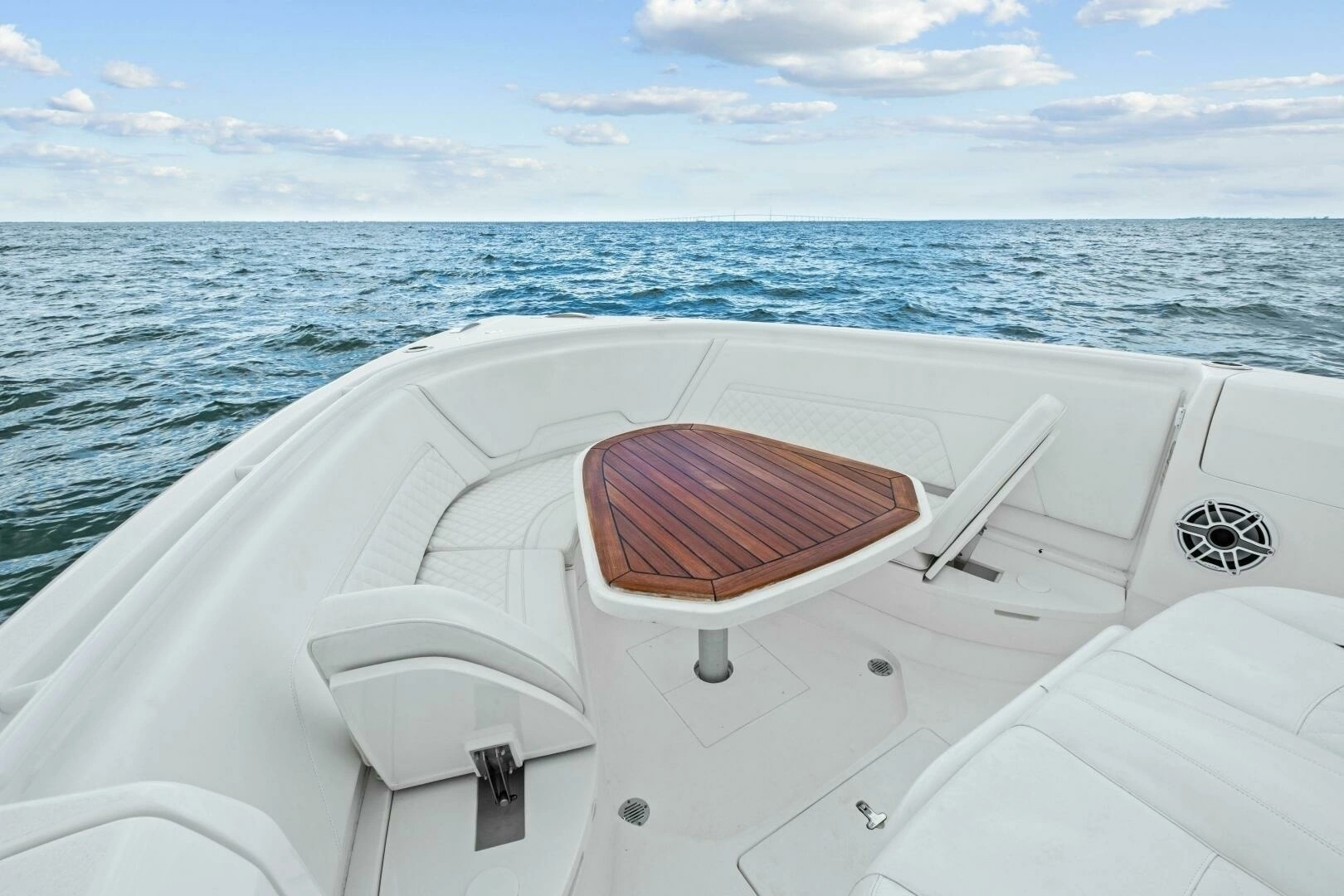 2020 Intrepid 407 Nomad SE - Image 13