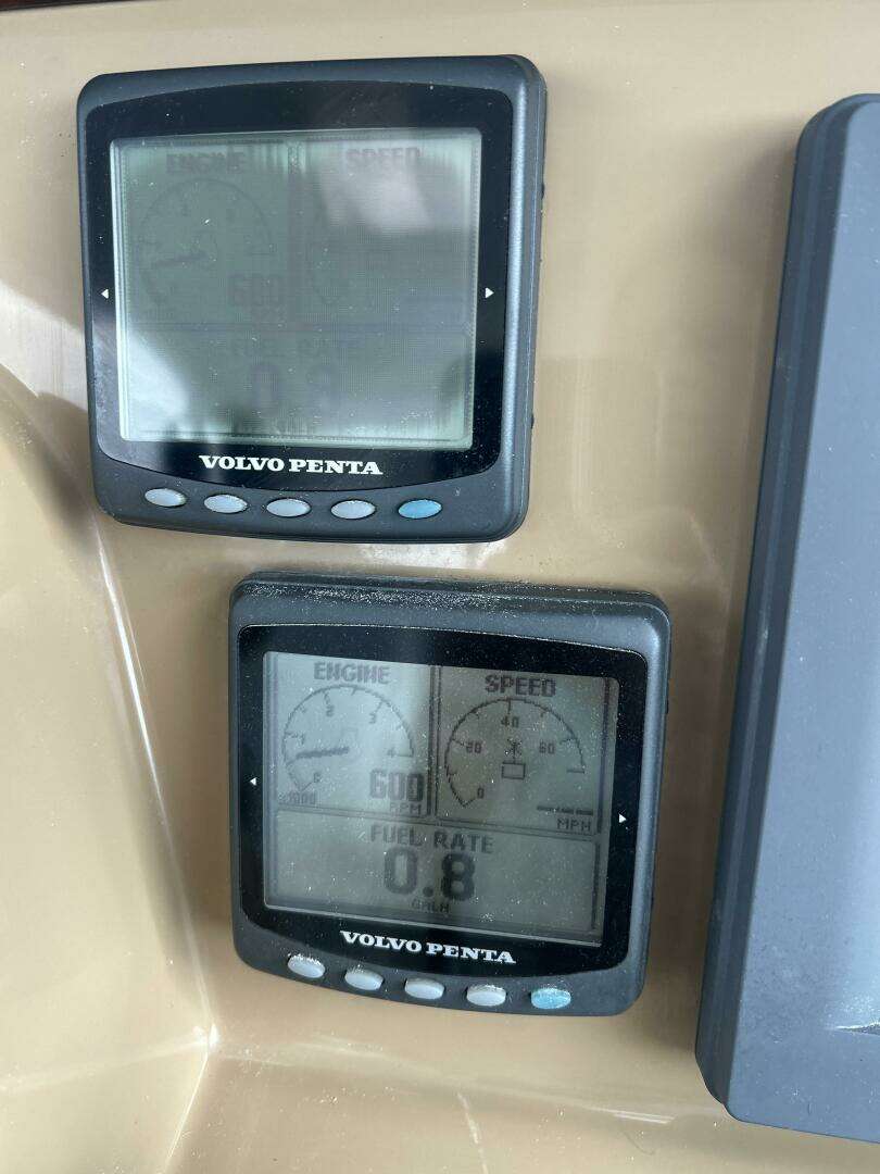 2003 Carver 466 Motor Yacht - Image 33
