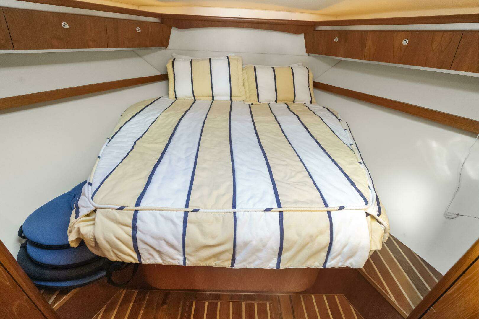2007 Tiara Yachts 4200 Open - Image 38