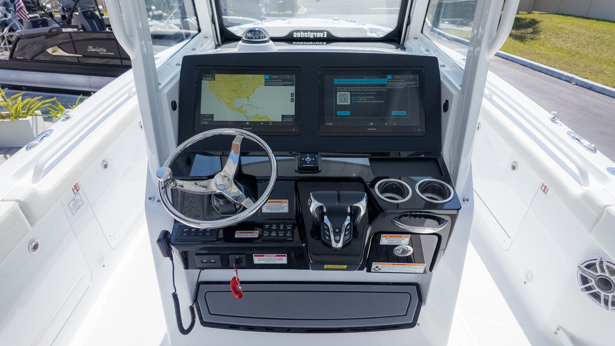 2026 Everglades 285 Center Console - 17