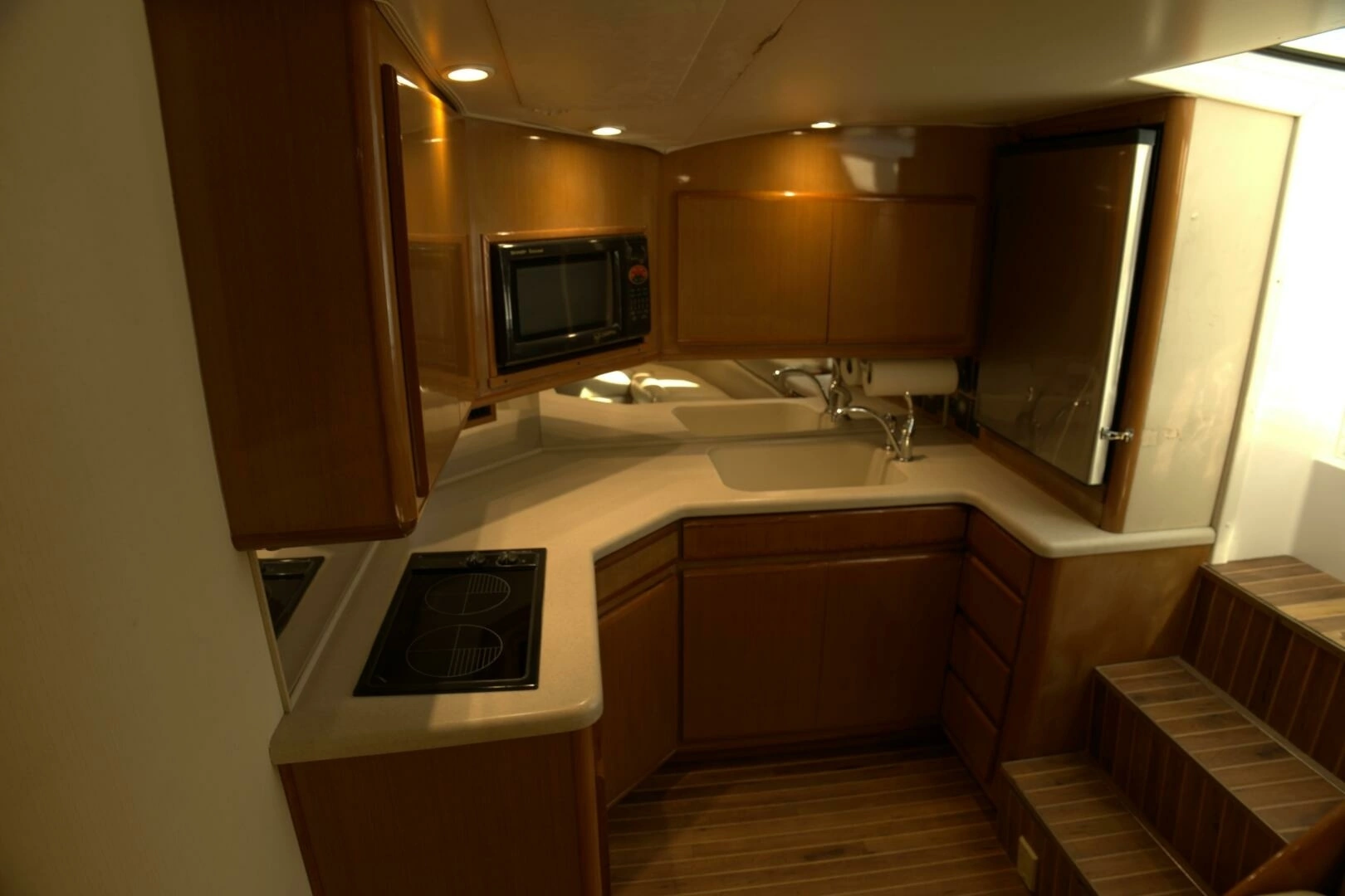 2002 Viking 43 Open - Image 8