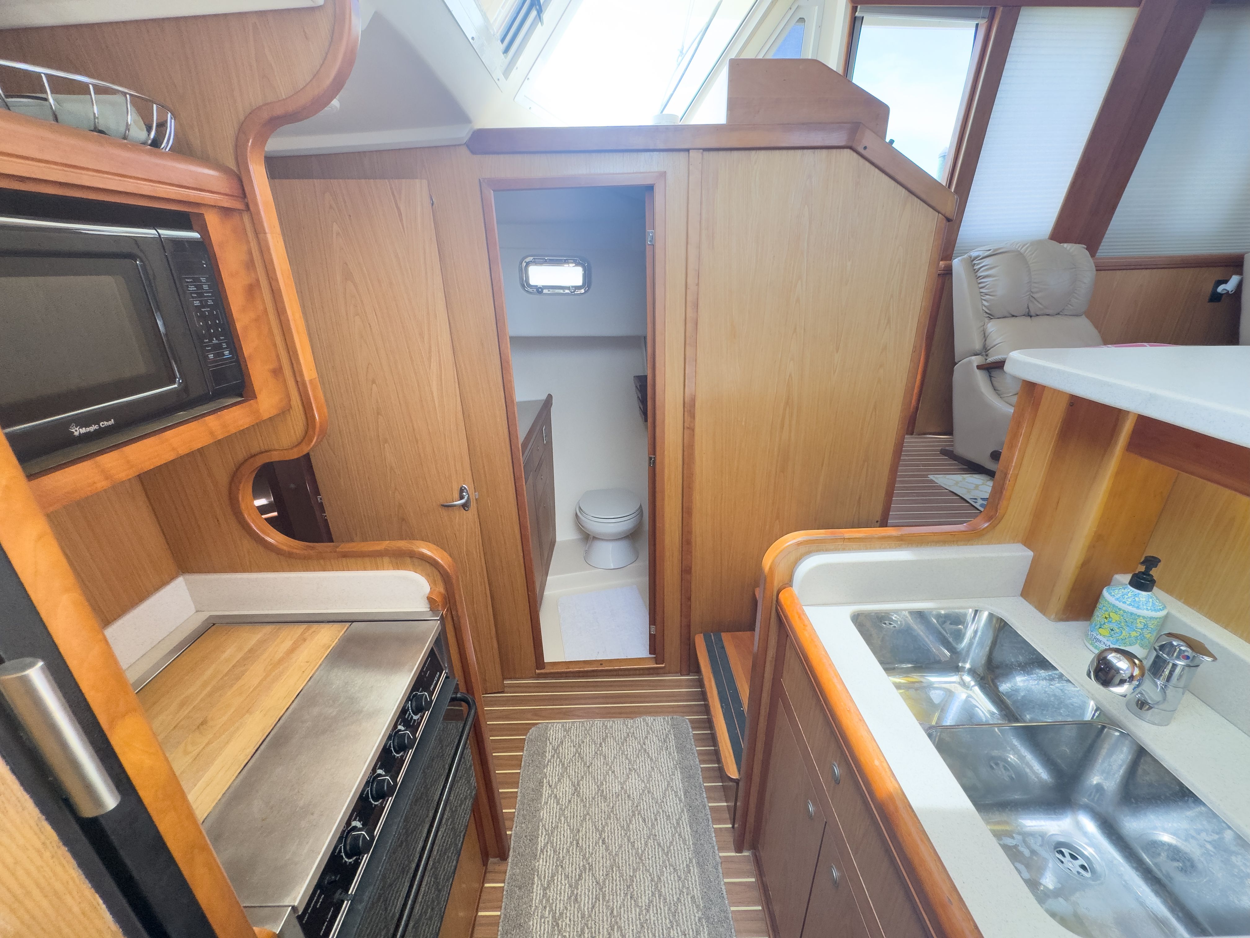 2006 Mainship 43 Trawler - 9