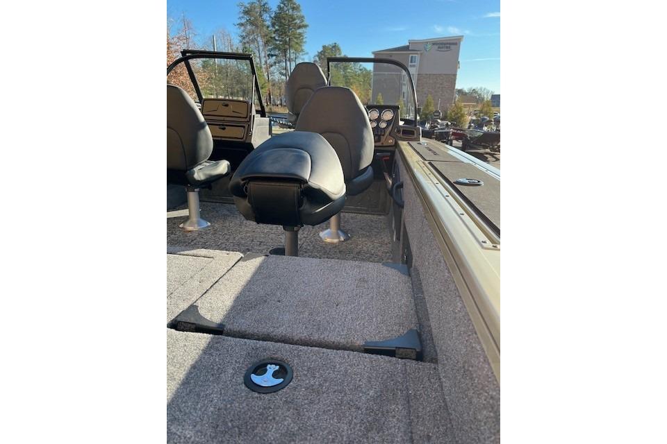 2026 Tracker Targa V-18 Combo boat interior with seating and dashboard view.