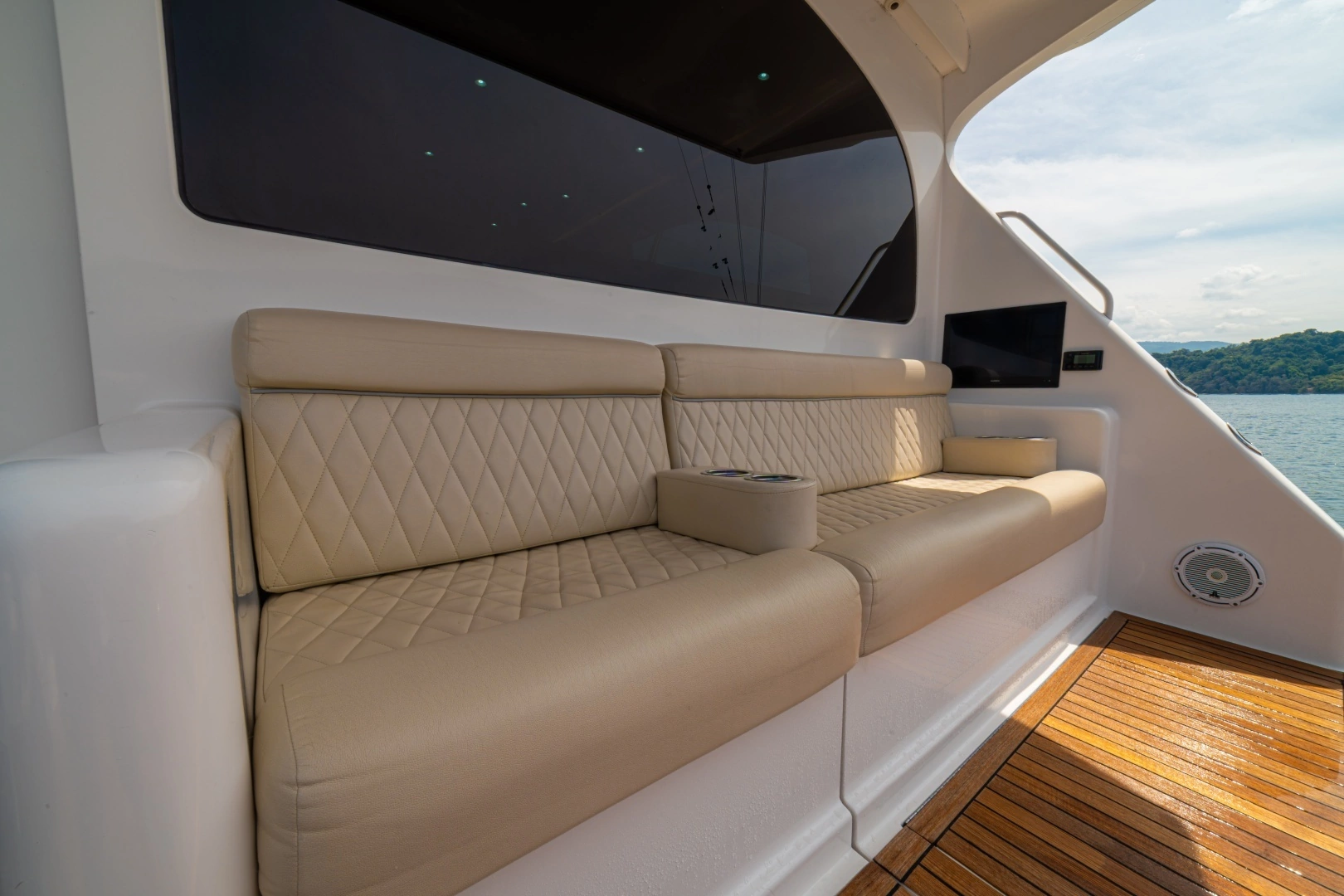 2012 Viking 60 Convertible - Image 93