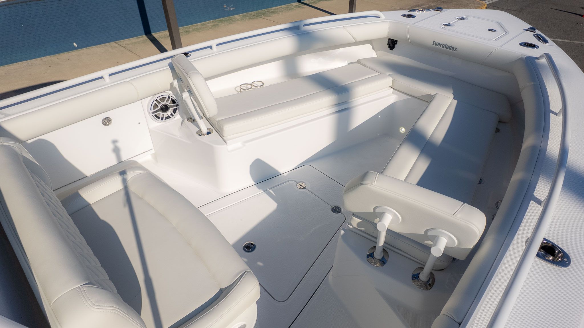 2027 Everglades 273 Center Console - 22