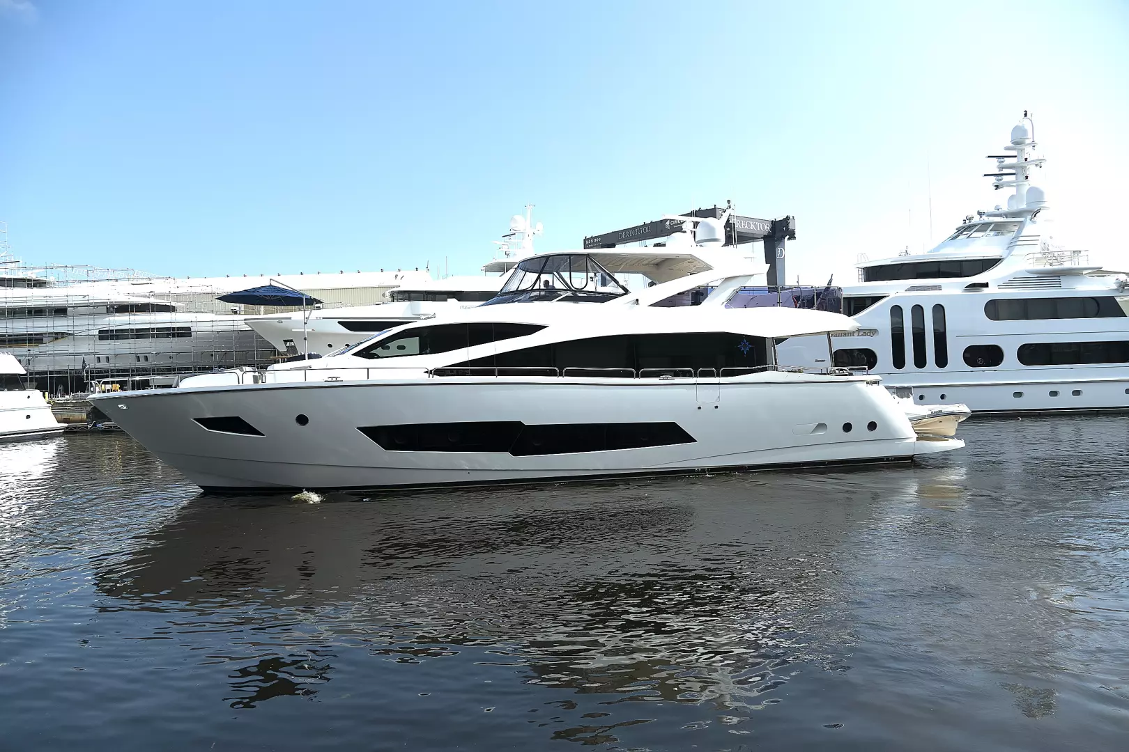 2019 Sunseeker 86 Yacht - Image 4
