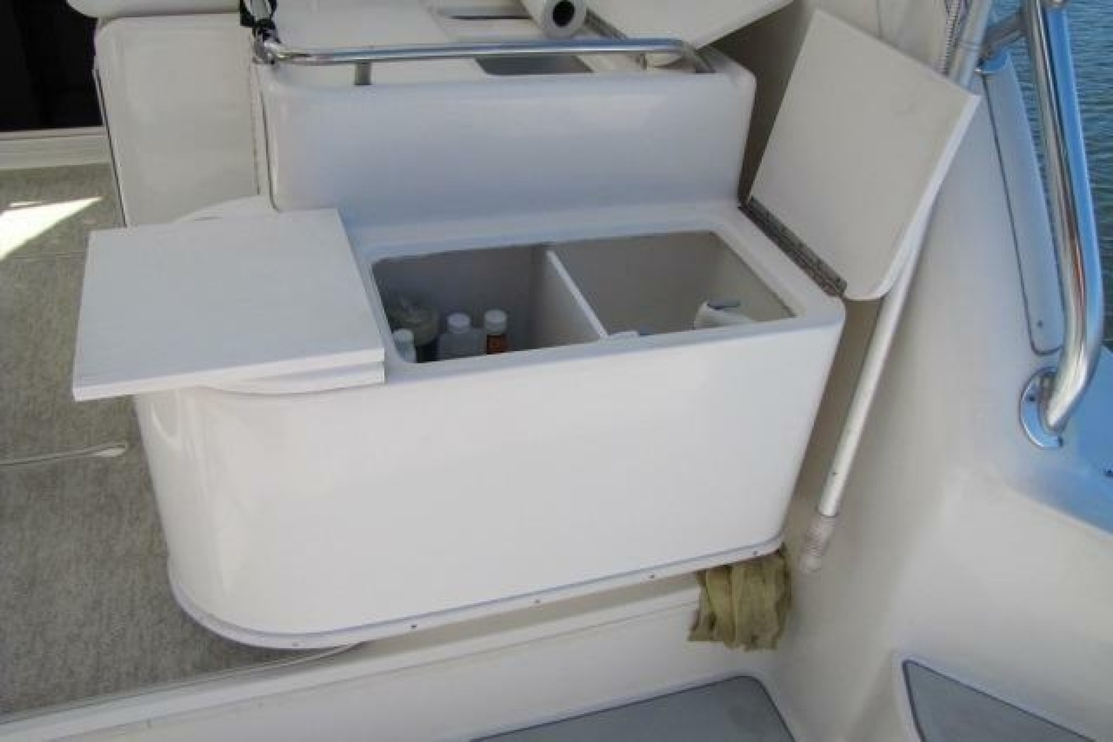 1997 Sea Ray 370 Express Cruiser - Image 25
