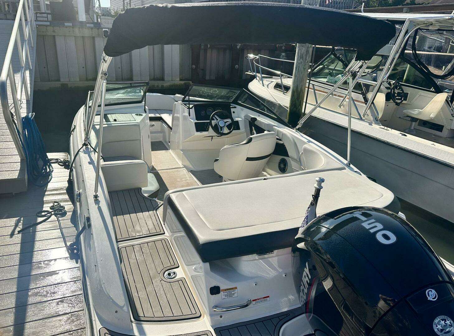 2023 Sea Ray 190 OB SPX - Image 9