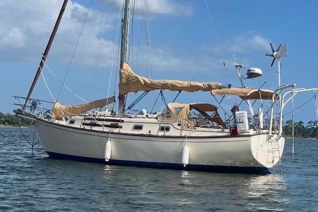 1989 Island Packet SP Cruiser