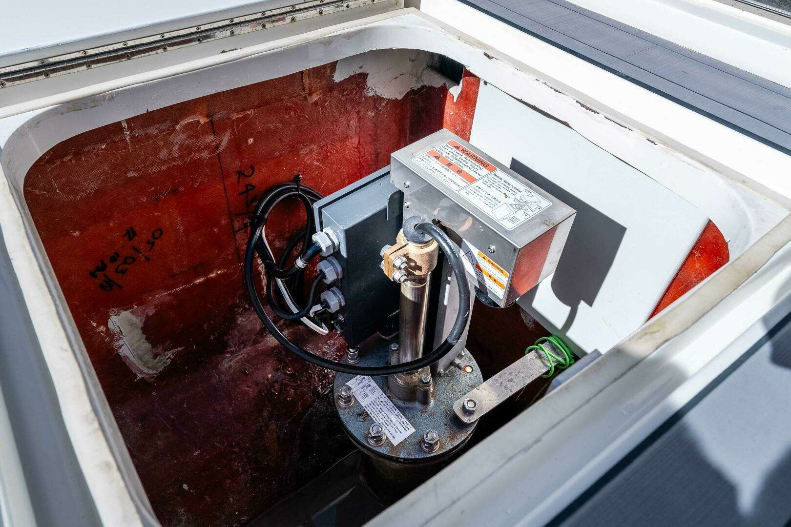 2018 SeaVee 370 Z - Image 14