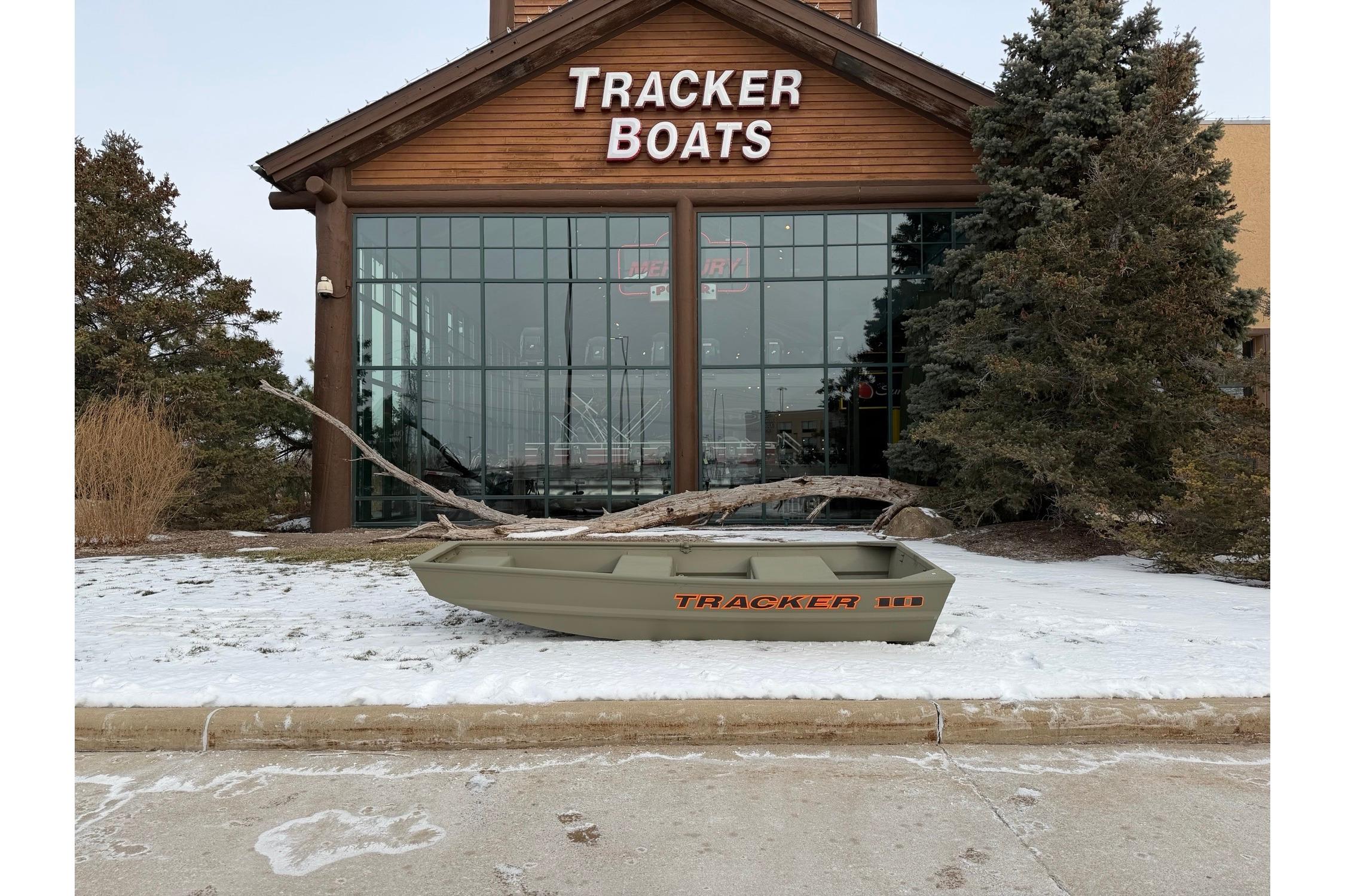 2026 Tracker Grizzly 10 Jon