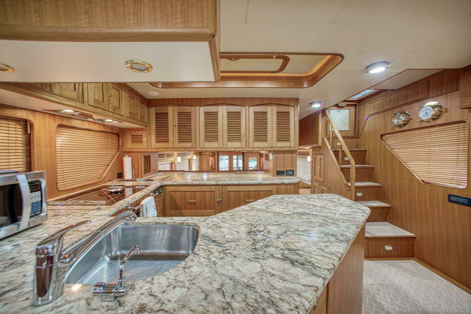 2011 Marlow Explorer 70E - Image 22