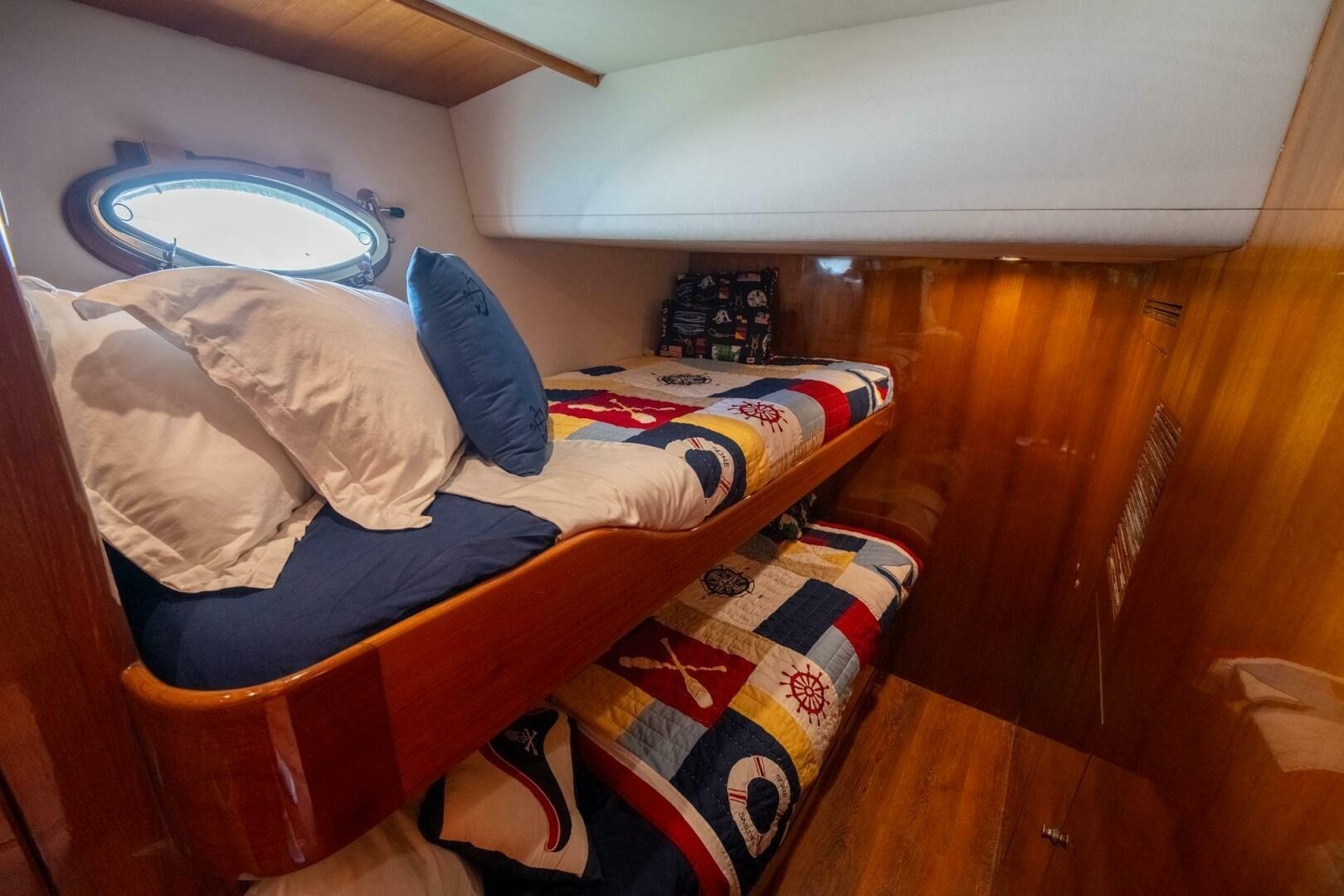 2007 Ocean Alexander 52 Sedan - Image 25