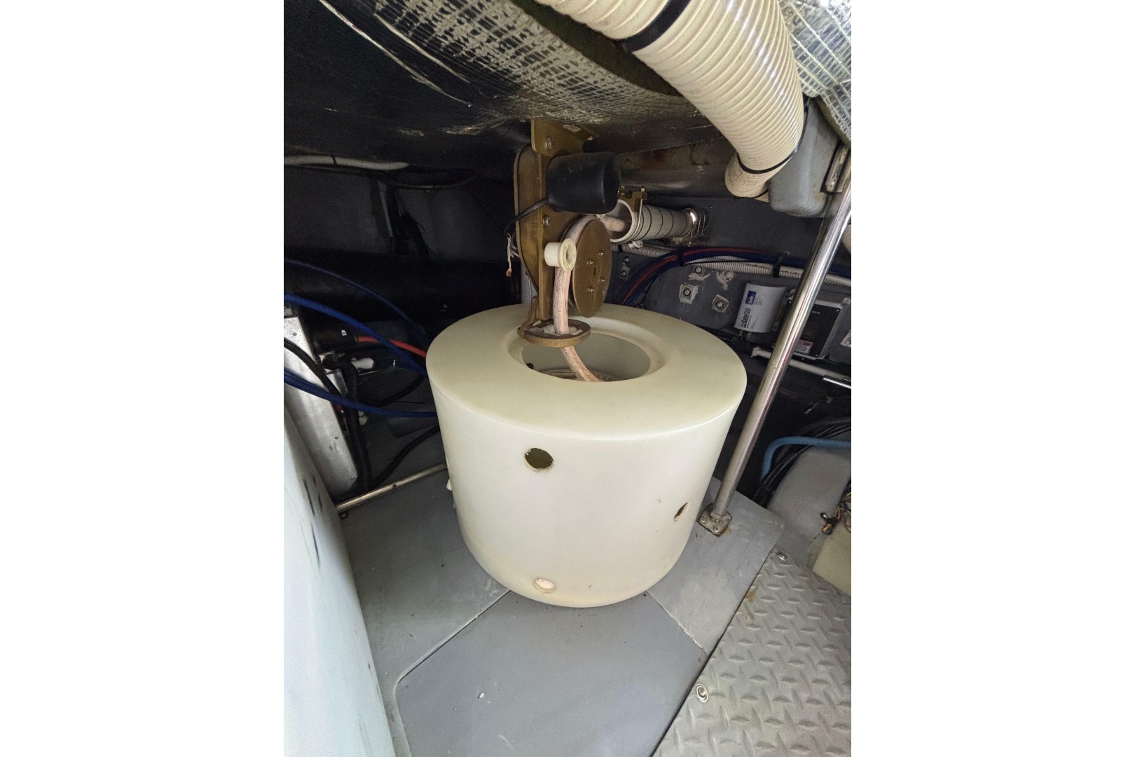 1999 Sea Ray 480 Sedan Bridge - Image 95