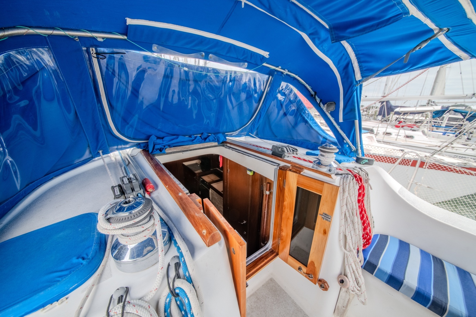 2002 Beneteau 393 - Image 26