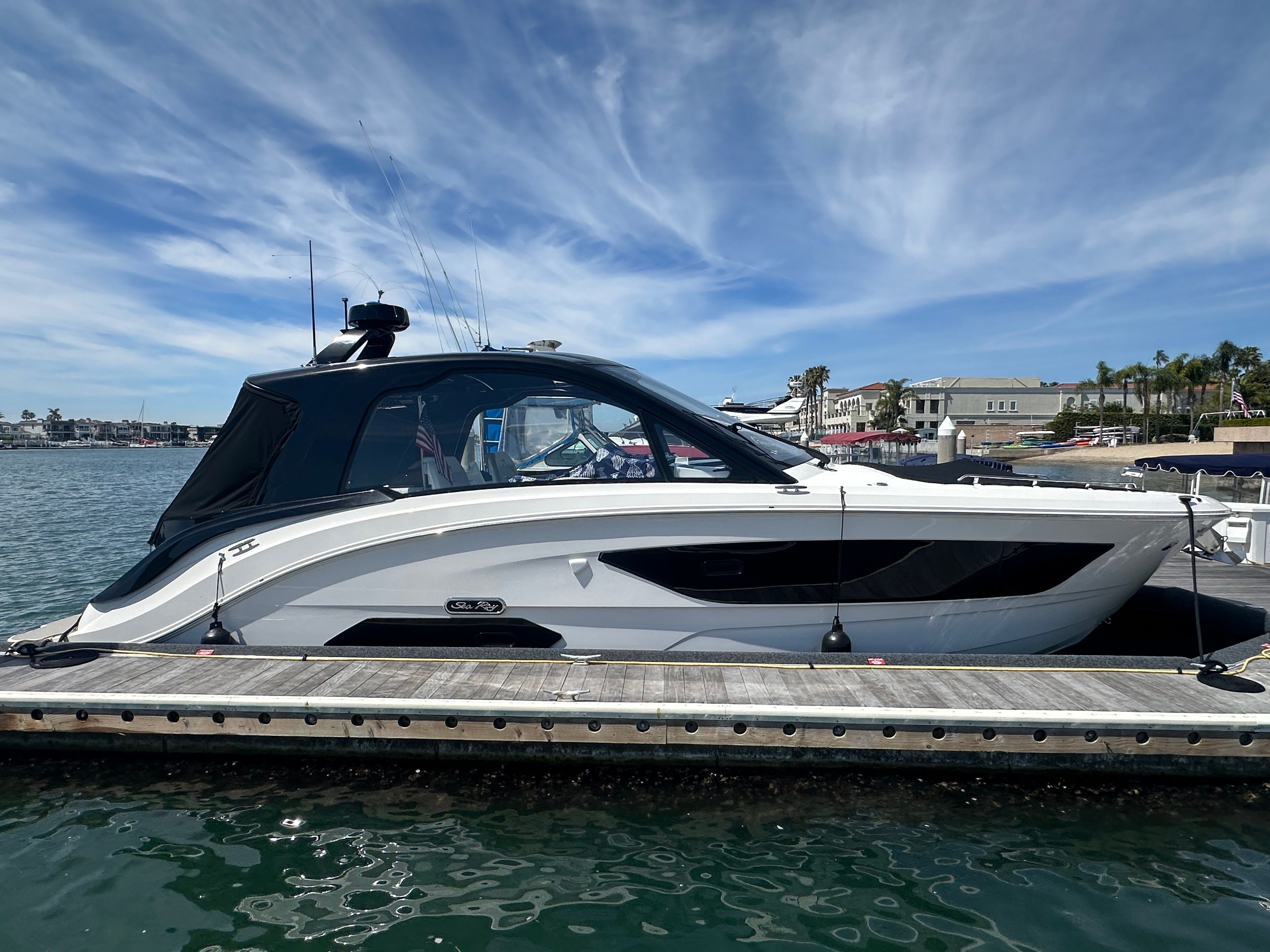 2024 Sea Ray Sundancer 370